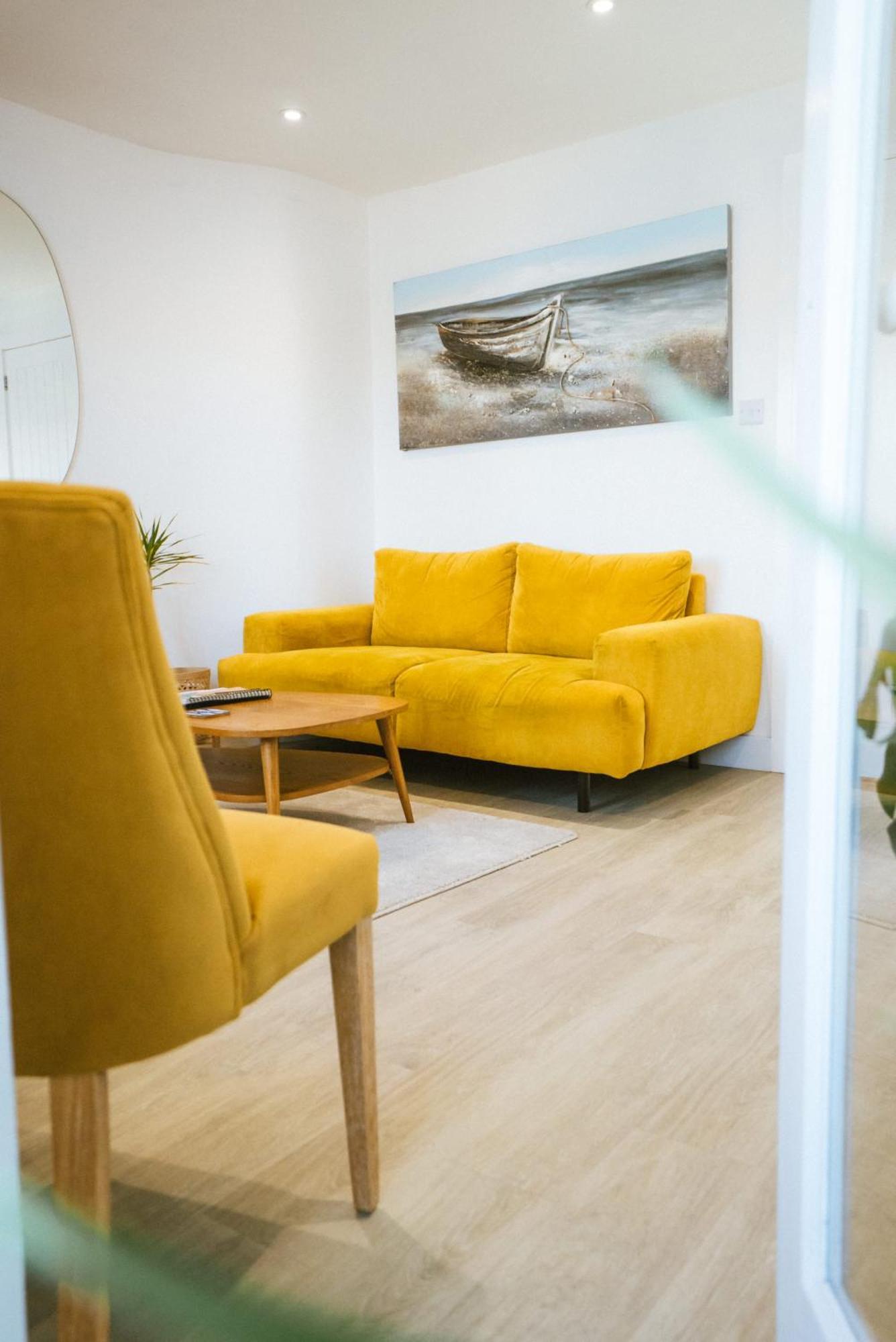 Breathtaking High Street Townhouse With Stunning Sea Views At 'The Old Fishermans Townhouse' فالموث المظهر الخارجي الصورة