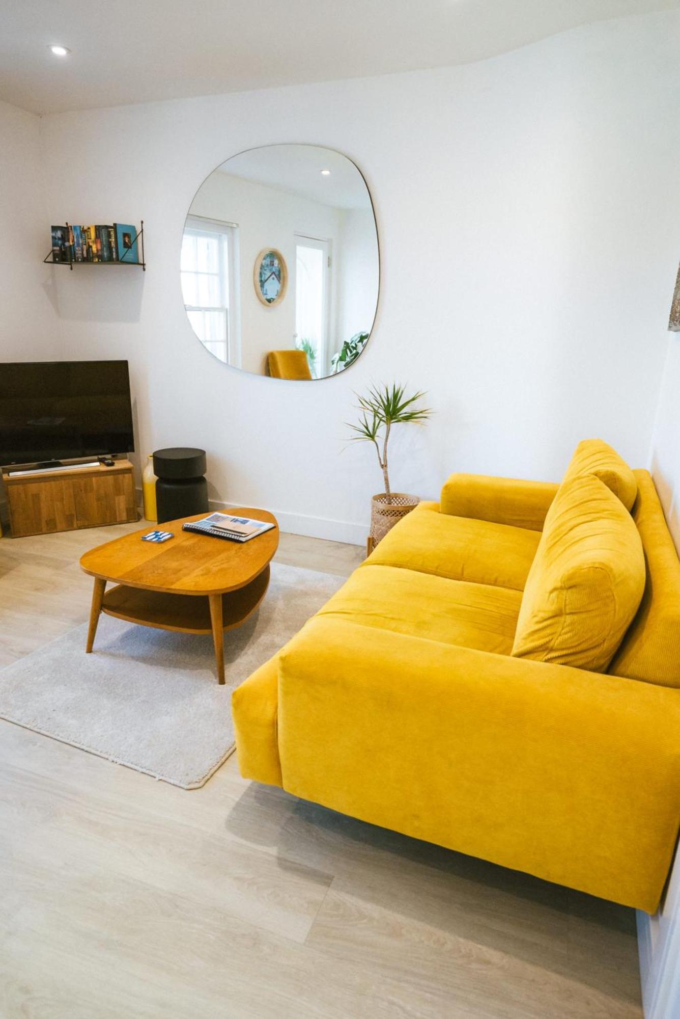 Breathtaking High Street Townhouse With Stunning Sea Views At 'The Old Fishermans Townhouse' فالموث المظهر الخارجي الصورة