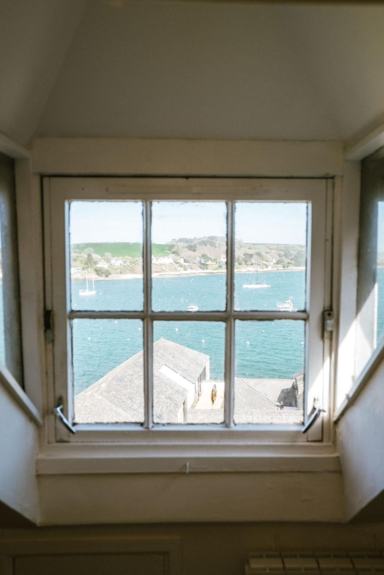Breathtaking High Street Townhouse With Stunning Sea Views At 'The Old Fishermans Townhouse' فالموث المظهر الخارجي الصورة