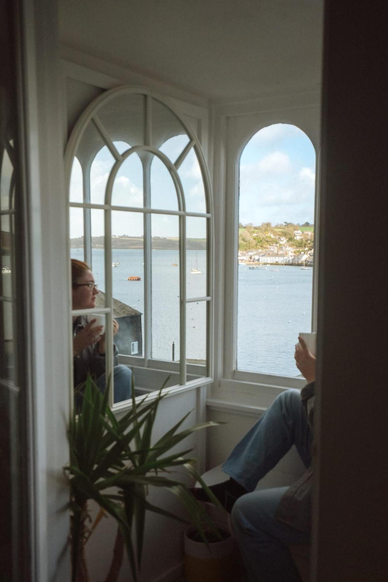 Breathtaking High Street Townhouse With Stunning Sea Views At 'The Old Fishermans Townhouse' فالموث المظهر الخارجي الصورة